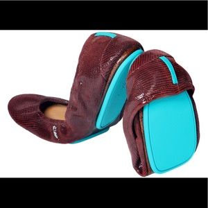 ISO Lizard Merlot Tieks Size 8